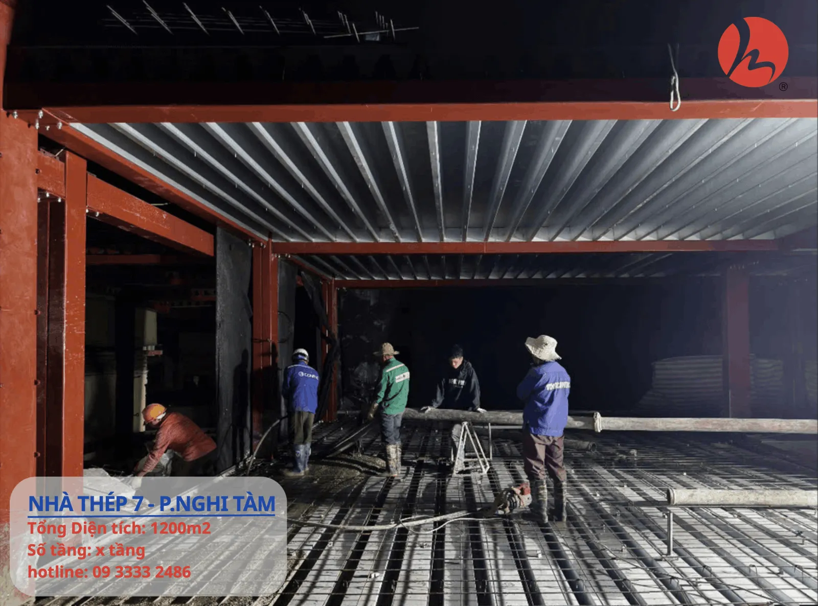 Sau khi lắp đặt xong hệ sàn Deck Sóng Cao, Trường Giang Steel tiến hành đổ bê tông cột - dầm - sàn cho hệ kết cấu của dự án