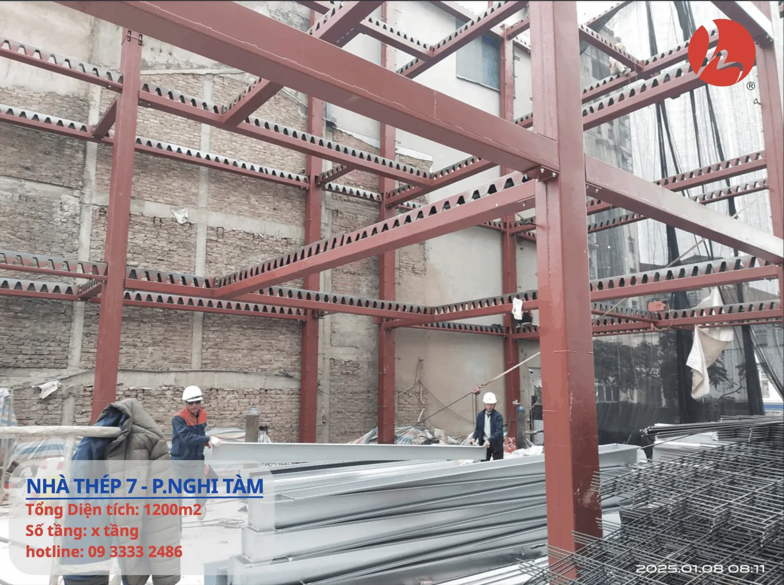 Sau khi hoàn thành xong bộ khung kết cấu, chúng tôi tiếp tục thực hiện lắp đặt sàn Deck sóng cao tại dự án này