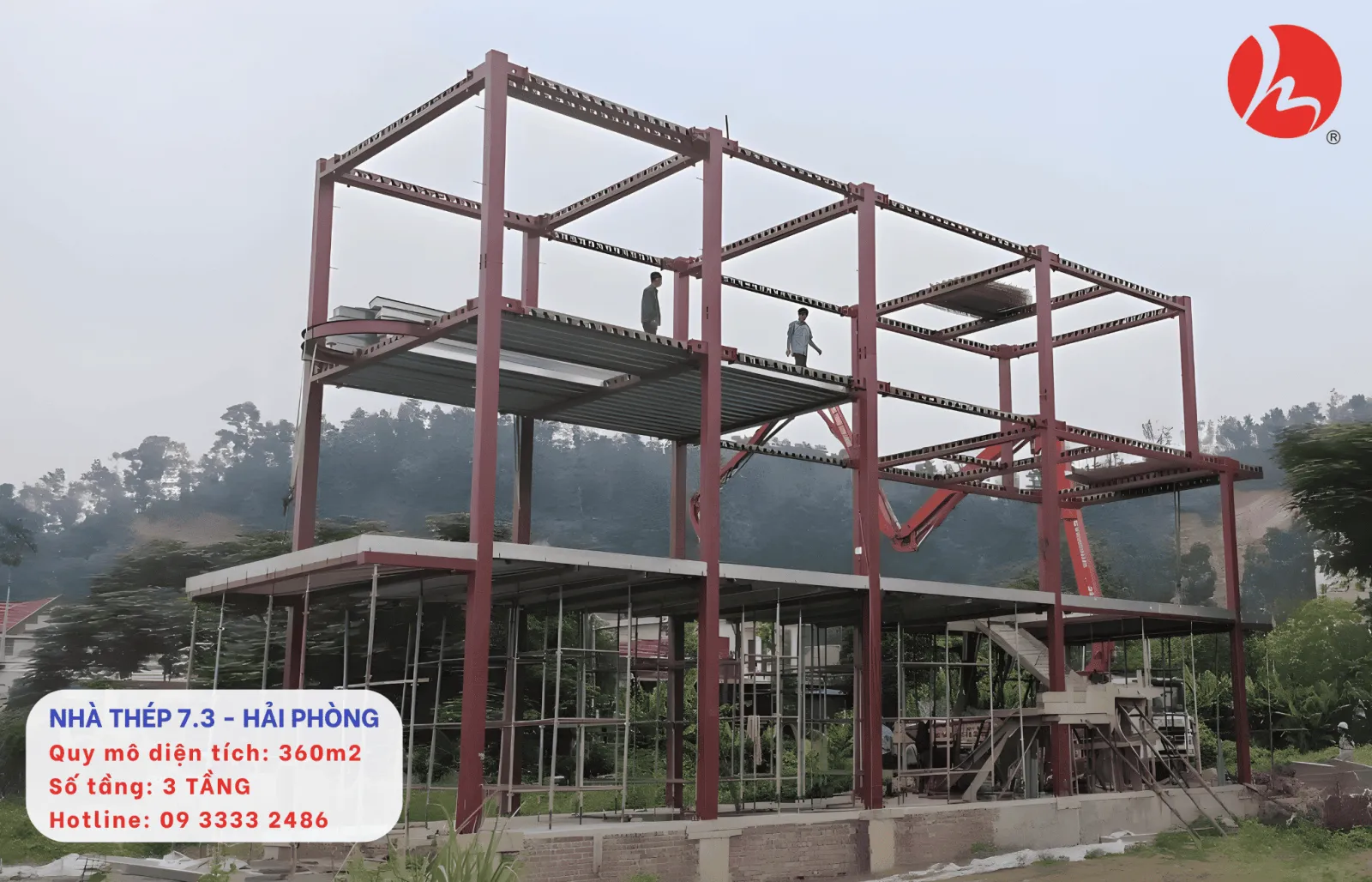 Lắp đặt sàn deck bằng cẩu chuyên dụng