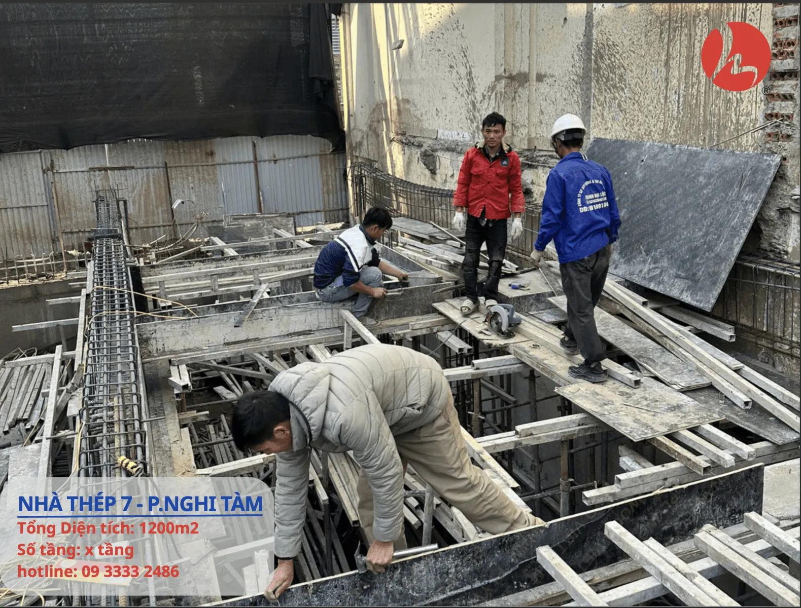 Công trình đang trong giai đoạn thi công phần nền móng và bán hầm